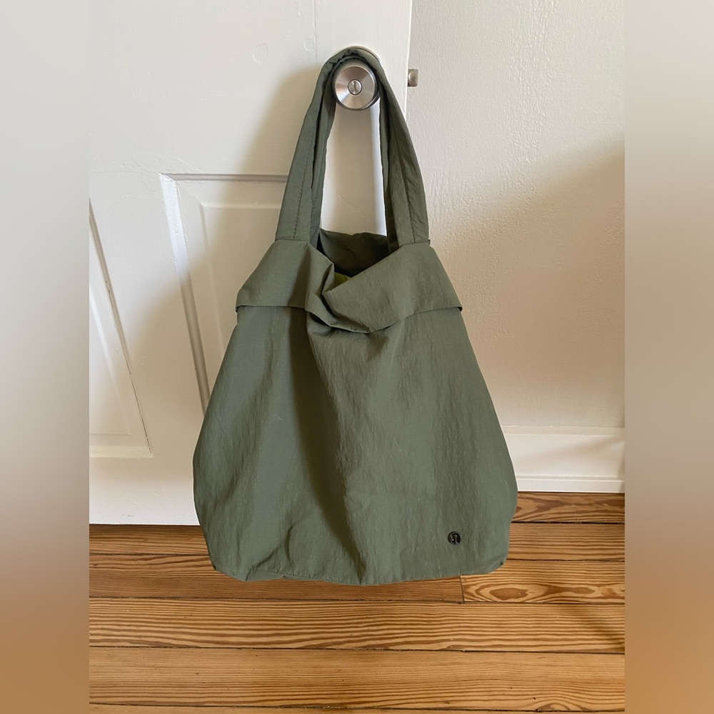 Lululemon Weekender Bag